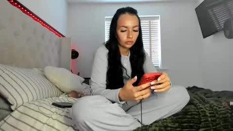 Bella Black online show from 7, 4, 2026