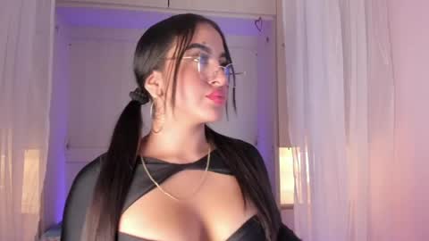  Bella  online show from 4, 6, 2026