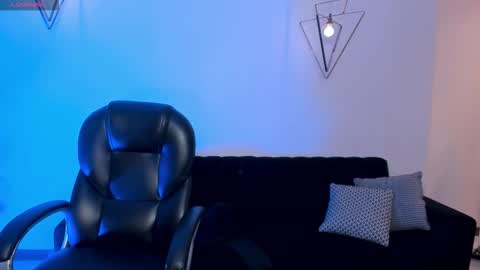  Bella C  online show from 4, 11, 2025