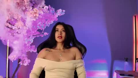 Snapshot of bellafernandez chatting on 2, 11, 2025 Bella online show from 2, 11, 2025