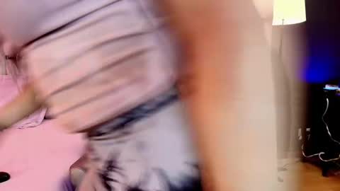 Snapshot of bellafernandez chatting on 18, 5, 2026 Bella online show from 18, 5, 2026