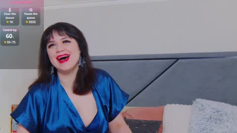 BellaHillss online show from 2, 1, 2025