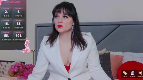 BellaHillss online show from 7, 3, 2025