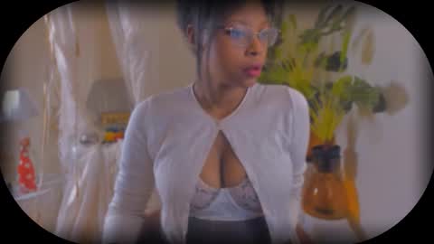 Snapshot of bellahproudly chatting on 20, 10, 2025 Bellah online show from 20, 10, 2025