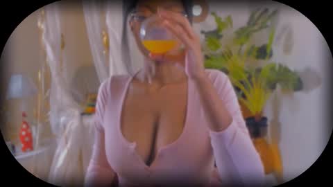 Snapshot of bellahproudly chatting on 13, 11, 2025 Bellah online show from 13, 11, 2025