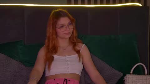 Snapshot of bellamarebelle chatting on 21, 9, 2025 BellaMarebelle online show from 21, 9, 2025