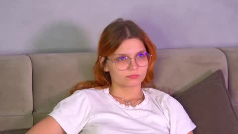 Snapshot of bellamarebelle chatting on 27, 9, 2025 BellaMarebelle online show from 27, 9, 2025