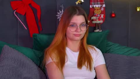 Snapshot of bellamarebelle chatting on 18, 12, 2025 BellaMarebelle online show from 18, 12, 2025