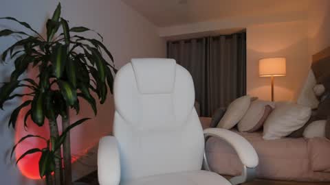 Bella Mia online show from 25, 1, 2025