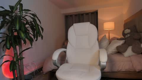 Bella Mia online show from 2, 2, 2025