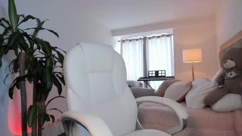 Bella Mia online show from 1, 3, 2025