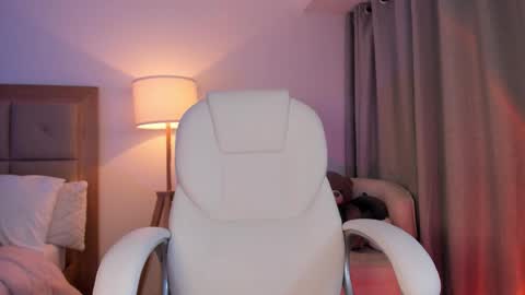 Bella Mia online show from 11, 10, 2025