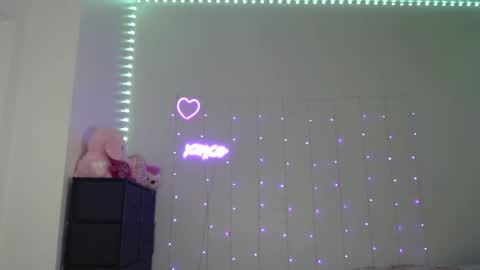 Bella Monroe online show from 24, 12, 2024