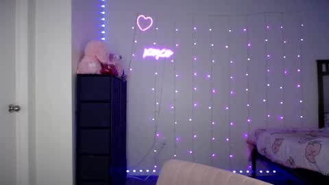 Bella Monroe online show from 19, 2, 2025