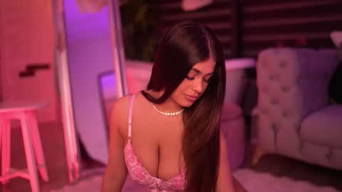 Bella online show from 2, 12, 2025