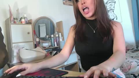 Bella Porch online show from 3, 12, 2025