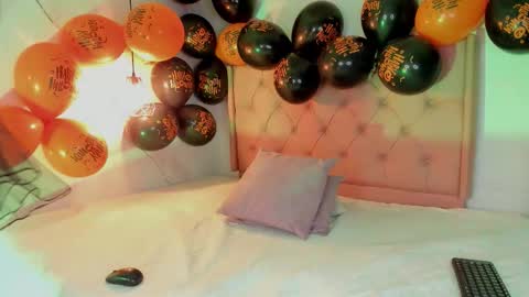 Snapshot of bellarohs chatting on 31, 10, 2025 LUCIANA online show from 31, 10, 2025