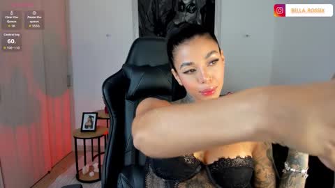 CALL ME BELLA online show from 18, 12, 2025