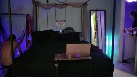 Bellaskeykeeper online show from 17, 5, 2026
