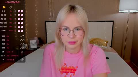 Snapshot of bellatip chatting on 21, 2, 2025 Bella online show from 21, 2, 2025