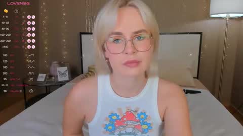 Snapshot of bellatip chatting on 19, 9, 2025 Bella online show from 19, 9, 2025