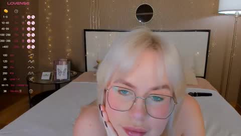 Snapshot of bellatip chatting on 25, 10, 2025 Bella online show from 25, 10, 2025