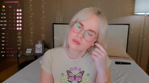 Snapshot of bellatip chatting on 28, 10, 2025 Bella online show from 28, 10, 2025