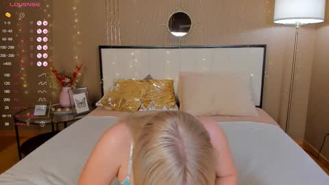 Snapshot of bellatip chatting on 24, 11, 2025 Bella online show from 24, 11, 2025