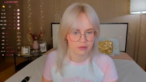 Snapshot of bellatip chatting on 29, 11, 2025 Bella online show from 29, 11, 2025