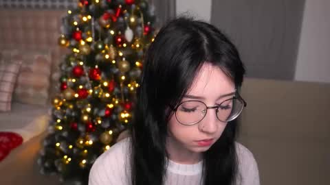 Snapshot of belle_phine chatting on 8, 1, 2026 Bea online show from 8, 1, 2026