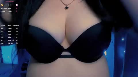 Snapshot of bellelovexx chatting on 12, 6, 2026 Hello I am kind friendly and cute girl online show from 12, 6, 2026