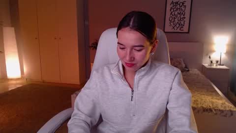 Bella online show from 12, 10, 2025