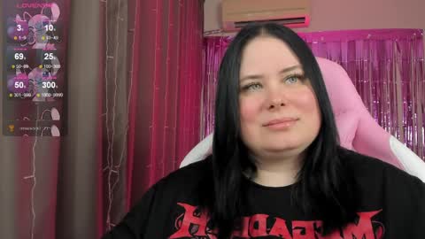 LinaBoo online show from 28, 4, 2026