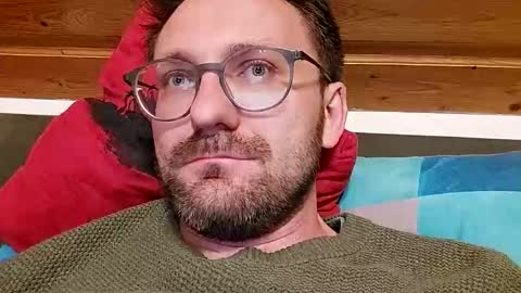 Snapshot of ben00189 chatting on 3, 10, 2025 ben00189 online show from 3, 10, 2025