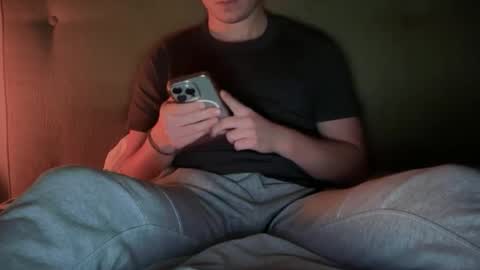 Snapshot of ben_beckett chatting on 14, 12, 2025 ben online show from 14, 12, 2025