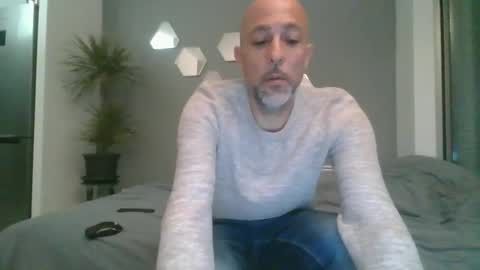 Snapshot of benbare13 chatting on 20, 2, 2025 benbare13 online show from 20, 2, 2025