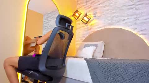 BENJAMIN online show from 5, 11, 2025