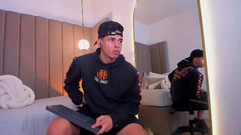 Snapshot of benjamin_more chatting on 17, 6, 2026 BENJAMIN online show from 17, 6, 2026