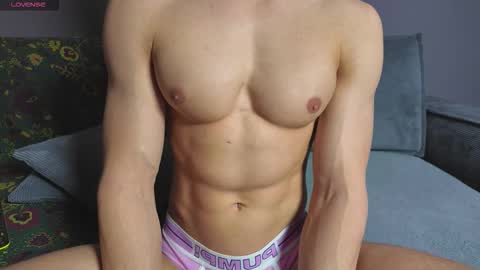 benjaminkarl02 online show from 18, 11, 2025