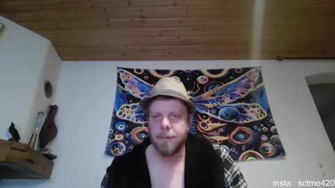 Snapshot of benji_32 chatting on 4, 1, 2025 Benji -- BE RESPECTFULL OR LEAVE -- online show from 4, 1, 2025