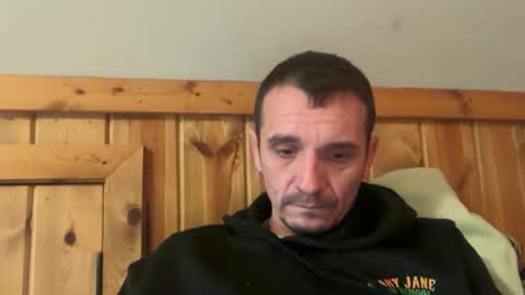 Snapshot of bennymn chatting on 19, 4, 2026 benny and innocentvixon online show from 19, 4, 2026