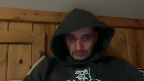 Snapshot of bennymn chatting on 28, 4, 2026 benny and innocentvixon online show from 28, 4, 2026