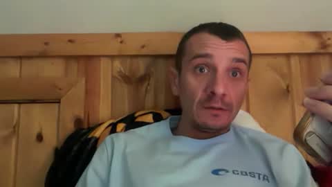 Snapshot of bennymn chatting on 8, 5, 2026 benny and innocentvixon online show from 8, 5, 2026