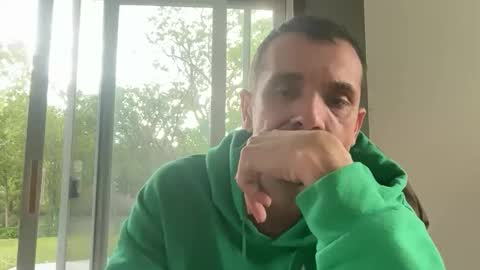 Snapshot of bennymn chatting on 23, 5, 2026 benny and innocentvixon online show from 23, 5, 2026