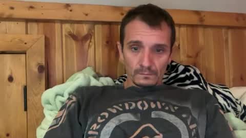 Snapshot of bennymn chatting on 19, 6, 2026 benny and innocentvixon online show from 19, 6, 2026