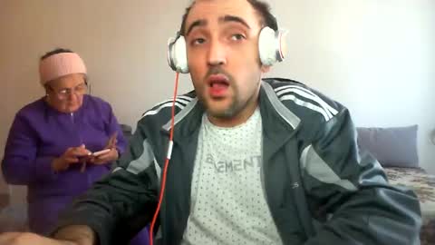 Snapshot of bentish chatting on 17, 12, 2024 bentish online show from 17, 12, 2024