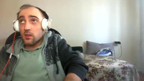 Snapshot of bentish chatting on 1, 1, 2025 bentish online show from 1, 1, 2025