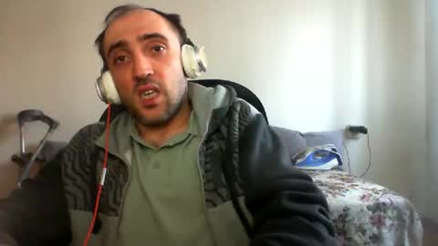 Snapshot of bentish chatting on 1, 1, 2025 bentish online show from 1, 1, 2025