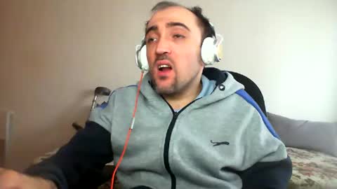 Snapshot of bentish chatting on 4, 1, 2025 bentish online show from 4, 1, 2025