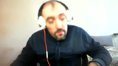 Snapshot of bentish chatting on 1, 2, 2025 bentish online show from 1, 2, 2025